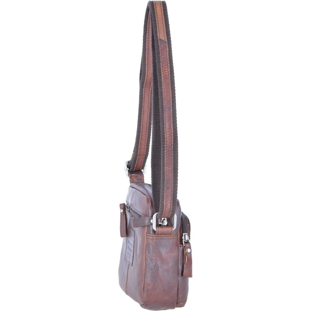 Leather Vintage Small Flight Shoulder Bag Brandy: F-81